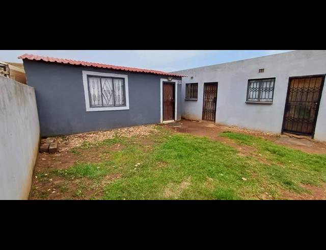 6 BEDROOM HOUSE FOR SALE IN RONDEBULT